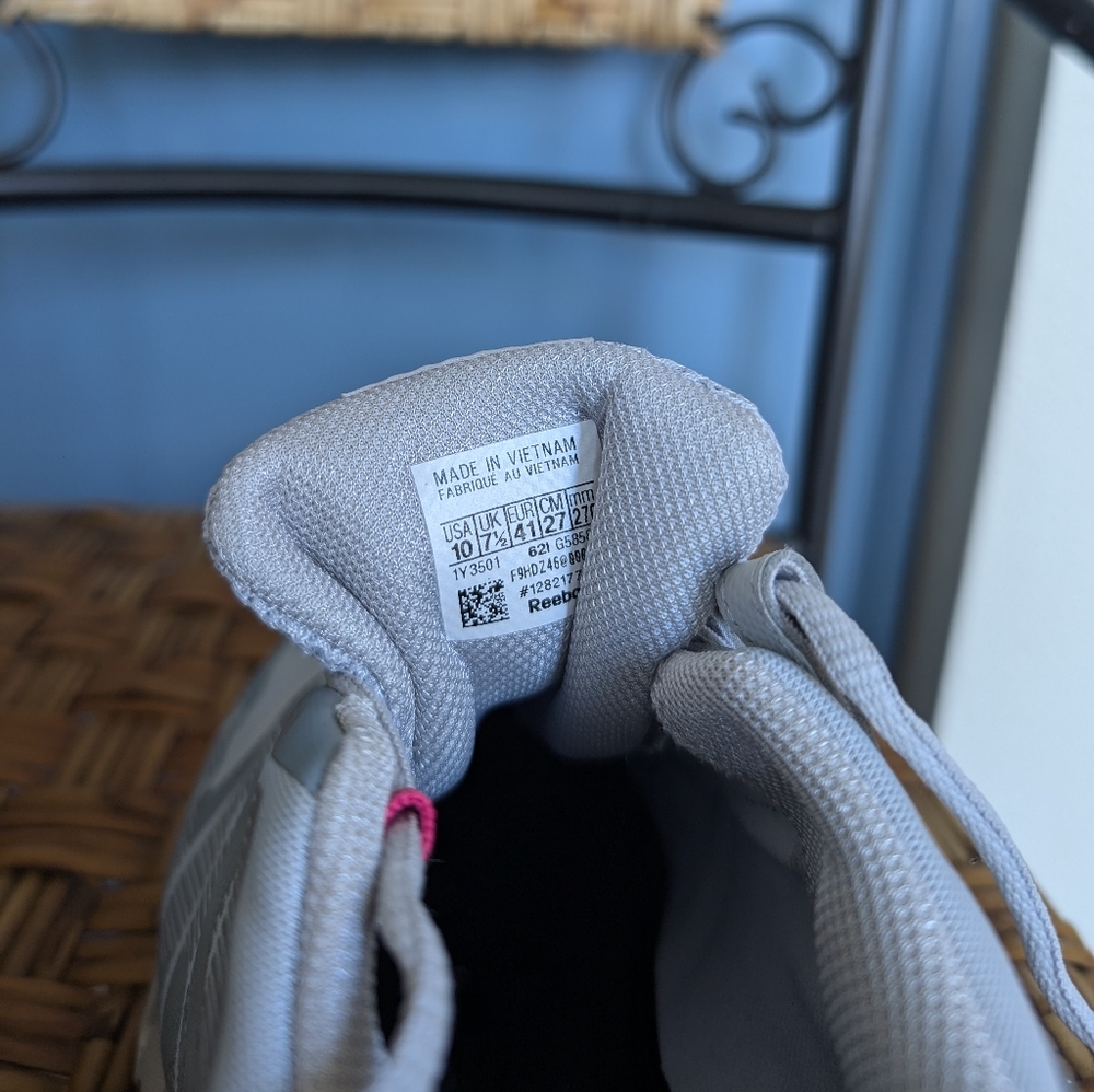 NWOT Reebok Trail Shoes - Picture 10 of 10